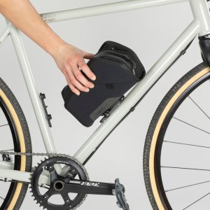 Fidlock TWIST essential bag L – תיק שלדה מגנטי 2.4 ליטר + בסיס