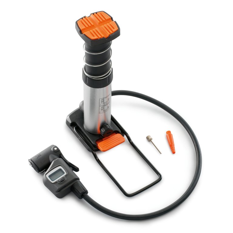 KTM Foot Pump – משאבת רגל קטנה עם מד לחץ, עד 12 בר