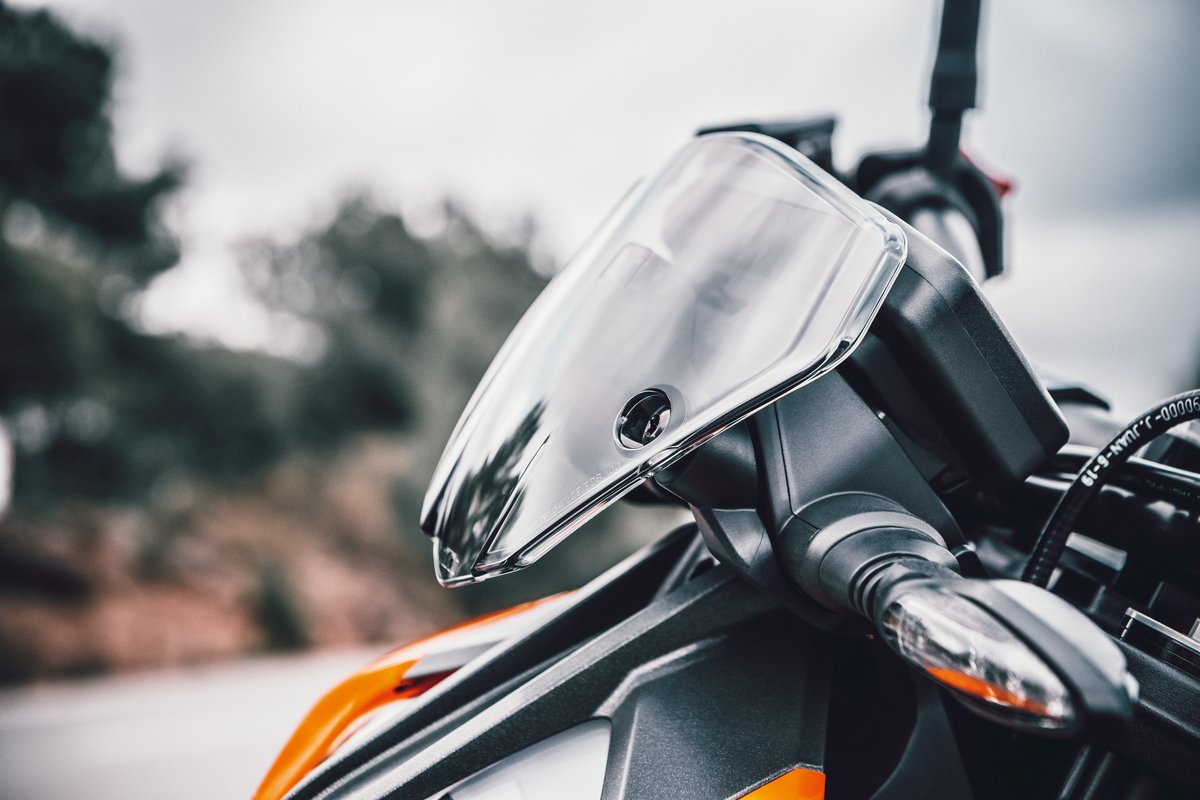 KTM Fly Screen – מגן רוח קצר וכהה לאופנוע, בין הפנס ללוח השעונים, 143 מ"מ